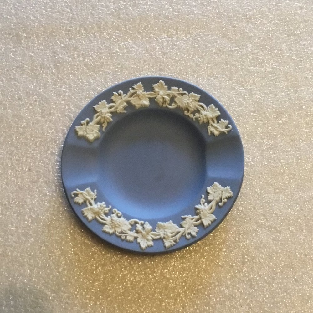 Vintage Wedgewood jasperware cigar ashtray